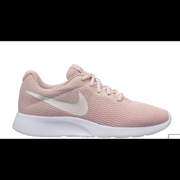 pink nike tanjun